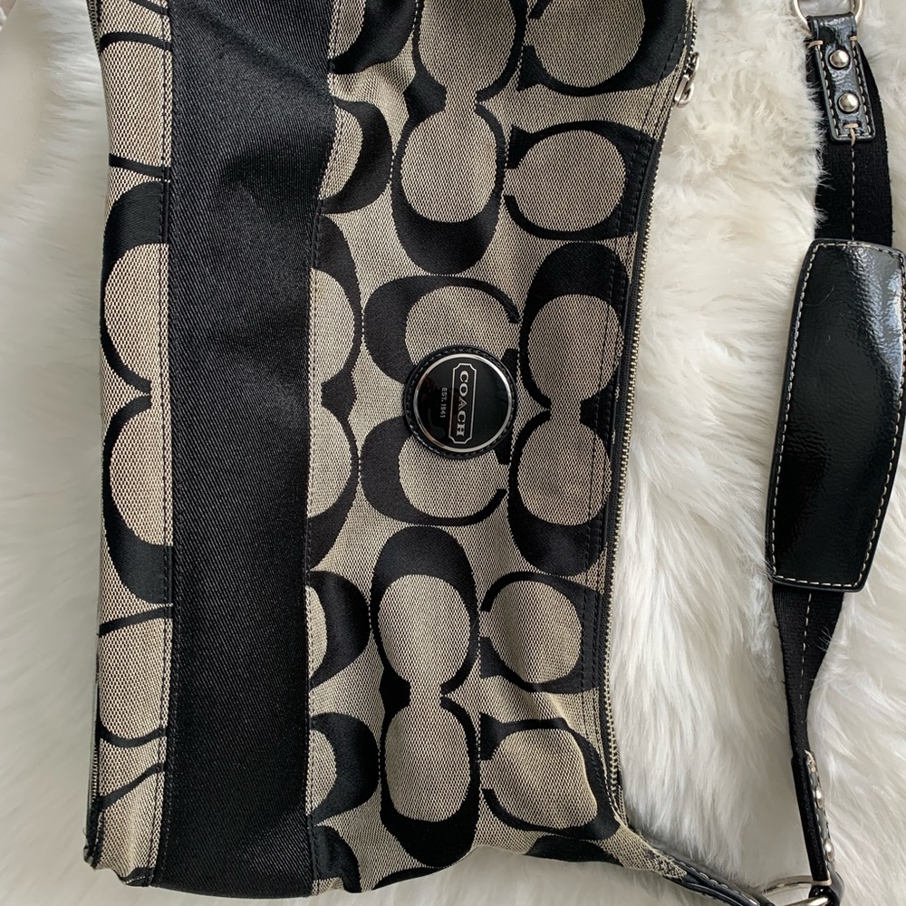 Authentic Coach handbag - Picture 4 of 7